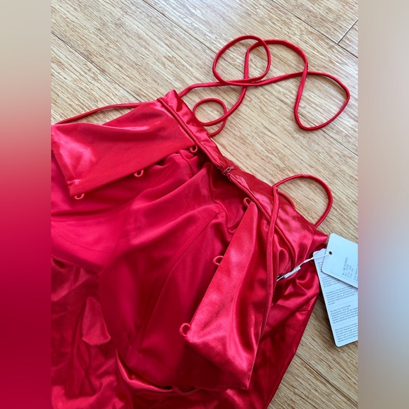 Stacees Size 4 Red Sheath Sweetheart Sweep Train Satin Dress with Pleated Split - Picture 10 of 13